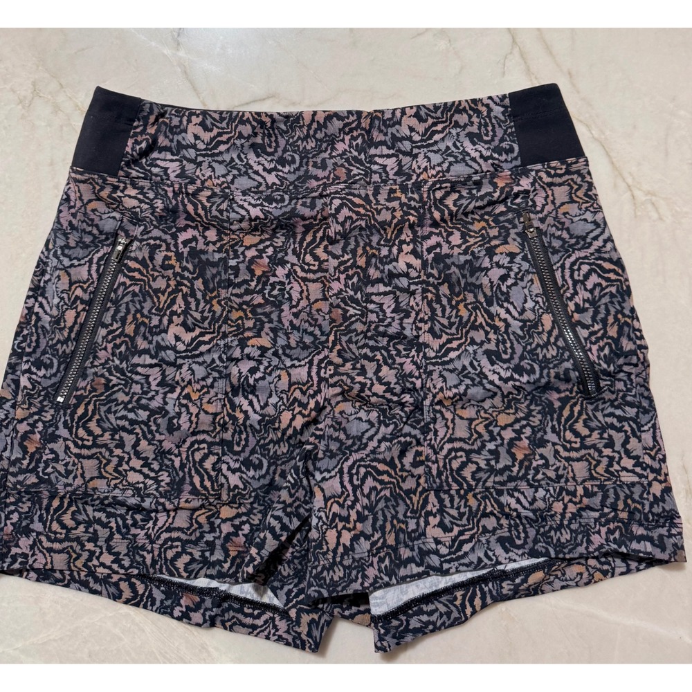 Athleta Trekkie North Shorts Womens 8 Kinetic Black Hiking Activewear Zip Pocket